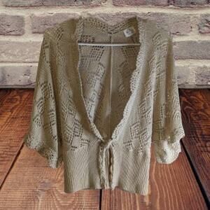 Yahada U.S.A. Medium crocheted tan single front tie sweater. Gently worn. Fall